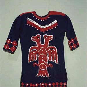 Raven clan design on Tlingit tunic from Angoon, Alaska, exhibited in the Portland Museum