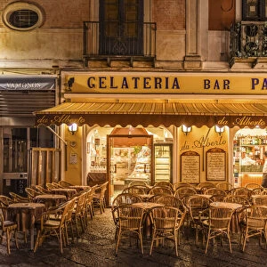 Cafe in the old town of Capri, Gulf of Naples, Campania, Italy