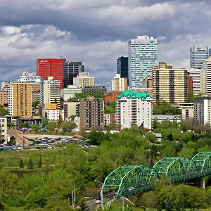 Edmonton skyline and the Dawson Bridge that spans the North Saskatchewan River