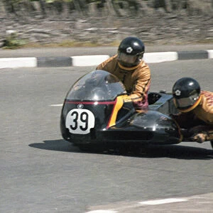 John Hartell & Robert Hartell (Windle Suzuki) 1979 Sidecar TT