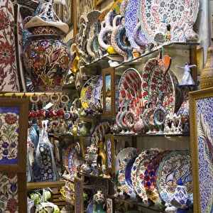 Asia, Turkey, Istanbul, Pottery shop in the Grand Bazaar (Turkish: Kapalancarsan