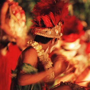 FRENCH POLYNESIA-Moorea: Polynesian Dance Troupe