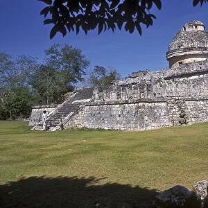 Mayan ruins El Caracol observatory temple at Chichen Itza. Central America