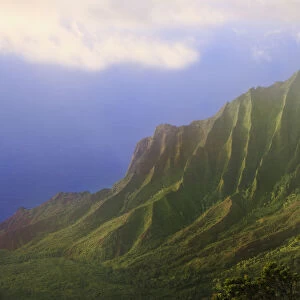 USA, Hawaii, Kauai. Na Pali Coast landscape