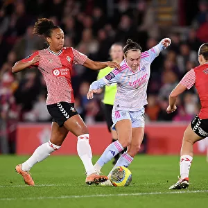 Arsenal vs Southampton: A Battle for Control in the FA Women's Continental Tyres League Cup