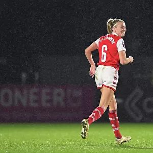 Arsenal Women vs Reading: Leah Williamson in Action at the FA Women's Super League Match