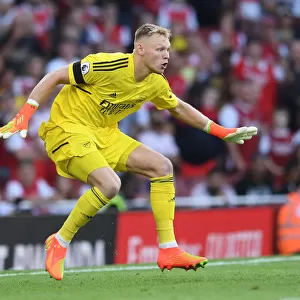 Arsenal's Aaron Ramsdale in Action: Arsenal vs. Fulham, 2022-23 Premier League