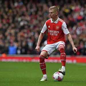 Arsenal's Zinchenko Shines in High-Stakes Arsenal v Leeds United Clash (2022-23)