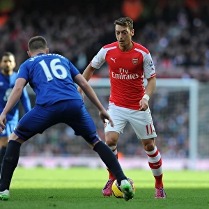 Mesut Ozil Takes on James McCarthy: Arsenal vs. Everton, Premier League 2014-15