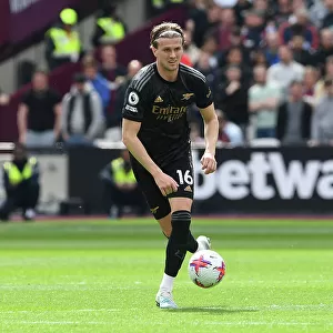 Rob Holding in Action: Arsenal vs. West Ham United, Premier League 2022-23