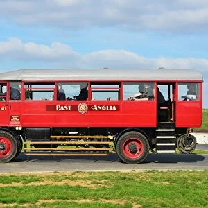 CJ5 0321 Vintage Steam Bus