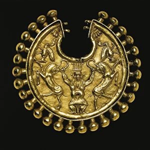Achaemenid civilization, Gold earring with relief depicting god Ahura-Mazda, 6-4th century b. c