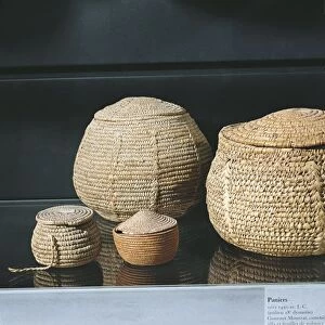Bread baskets and baskets made of esparto and palm leaves, from the western cemetery of Qurnet Murai