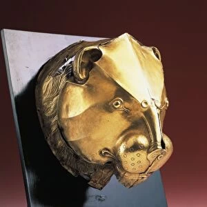 Gold rhyton in shape of a lions head, from Mycenae, Greece