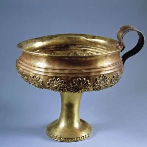 Golden goblet with rosettes, from Mycenae, Grave Circle A, Tomb IV
