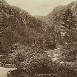 Aberglaslyn Pass (b / w photo)