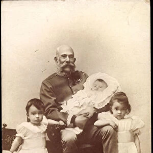 Ak Emperor Franz Josef of Austria with the grandchildren, BKWI (b / w photo)