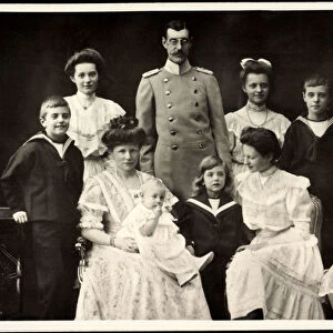 Ak Wilhelm Karl von Urach, Amalia Maria Duchess in Bavaria, Children (b / w photo)