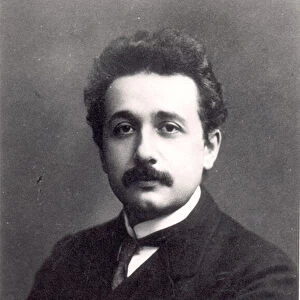 Albert Einstein (1879-1955) 1911 (b / w photo)