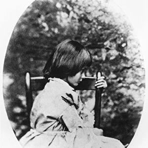 Alice Pleasance Liddell (1852-1934) 1858 (b / w photo)