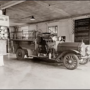 American fire brigade vehicle. 1919 (photo)