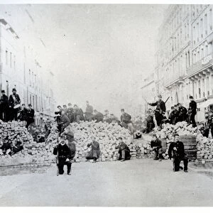 Barricade on Rue de Charonne during the Paris Commune, 18th March 1871 (b / w photo)