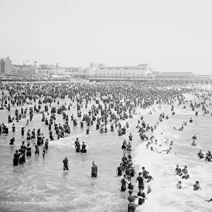 The Beach, Atlantic City, c. 1904 (b / w photo)