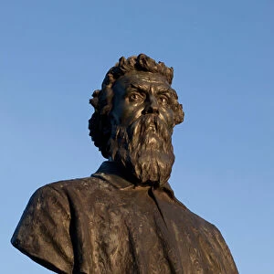 Bust of Benvenuto Cellini (1500-1571), sculptor, Italian goldwort, having as their mecenes, Francois 1st and Cosimo 1st of Tuscany, bronze sculpture by Raffaello Romanelli (1856-1928), installed on the Ponte Vecchio in Florence