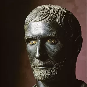 Bust of Brutus (Bruto Capitolino) (Capitolin) - Bronze sculpture. 300 BC, Dim