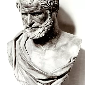 Bust of Heraclitus of Ephesus (c. 535-c. 475 BC) (bronze) (b / w photo)