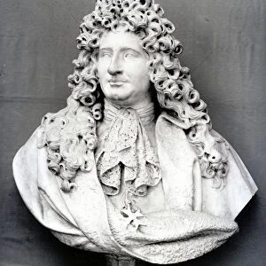Bust of Jules Hardouin Mansart (1646-1708) 1698 (marble) (b / w photo)