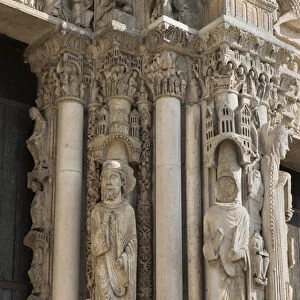 Cathedrale de chartres, detail of the right fire of the bay on the left of the royal gate