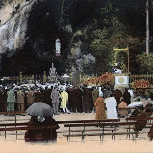 The cave in Lourdes - Hautes Pyrenees (65) around 1900