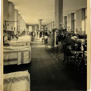 A childrens ward at St. Thomas Hospital, London, c. 1900 (b / w photo)