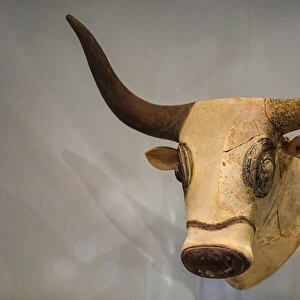 Clay bulls head rhyton found in Mochlos, 1500-1450 BC