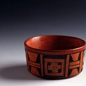 Cup decorated of geometric motifs (bichrome clay)