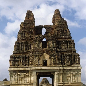 Eastern Gate Tower of Vittala Temple (photo)