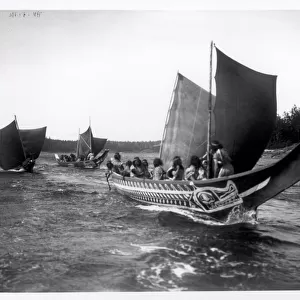 A Fair Breeze, Kwatiutl Indians in Washington, c. 1914 (b / w photo)