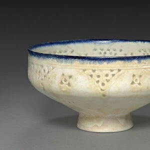 Footed Bowl, late 1100s-early 1200s (fritware, pierced and underglaze painting)