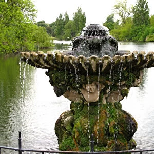 Fountain in the Italian Garden, 1861 (stone)