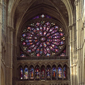 Gothic architecture: view of the rosette of the Cathedrale Notre-Dame (Notre Dame