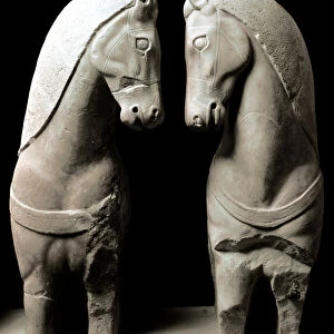 Greek Art: two marble horses, fragment of a quadrige - 570 BC - Athenes