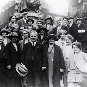 Group portrait of trade unionists (b / w photo)