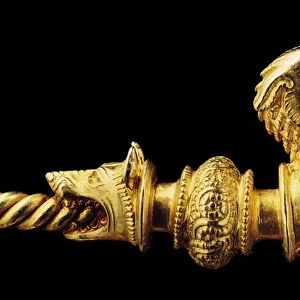 Highly important La Tene warrior fibula, detail (gold) (see also 1065822-7)