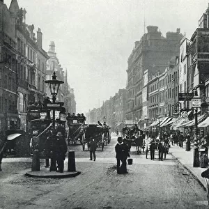 Holborn, near Chancery Lane, the First Avenue Hotel on the Right (b / w photo)