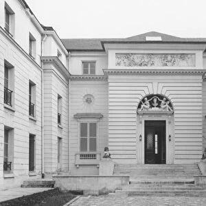 Hotel Gouthiere, courtyard facade, late 18th century (see also 345983) (b / w photo)