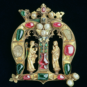 The Hylle Jewel, in the form of a crowned Lombardic initial M