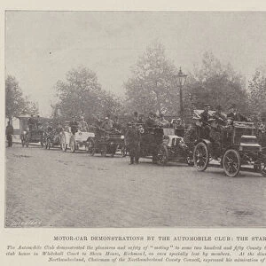 Motor-Car Demonstrations by the Automobile Club, the Start from Whitehall Court (b / w photo)