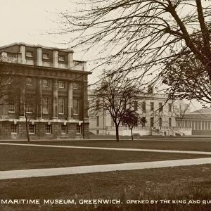 National Maritime Museum, Greenwich, London (b / w photo)