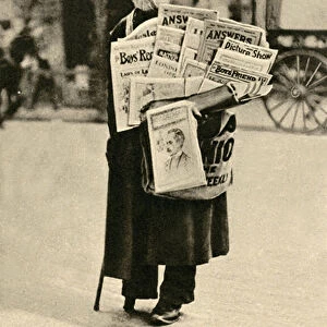 Newspaper vendor (b / w photo)